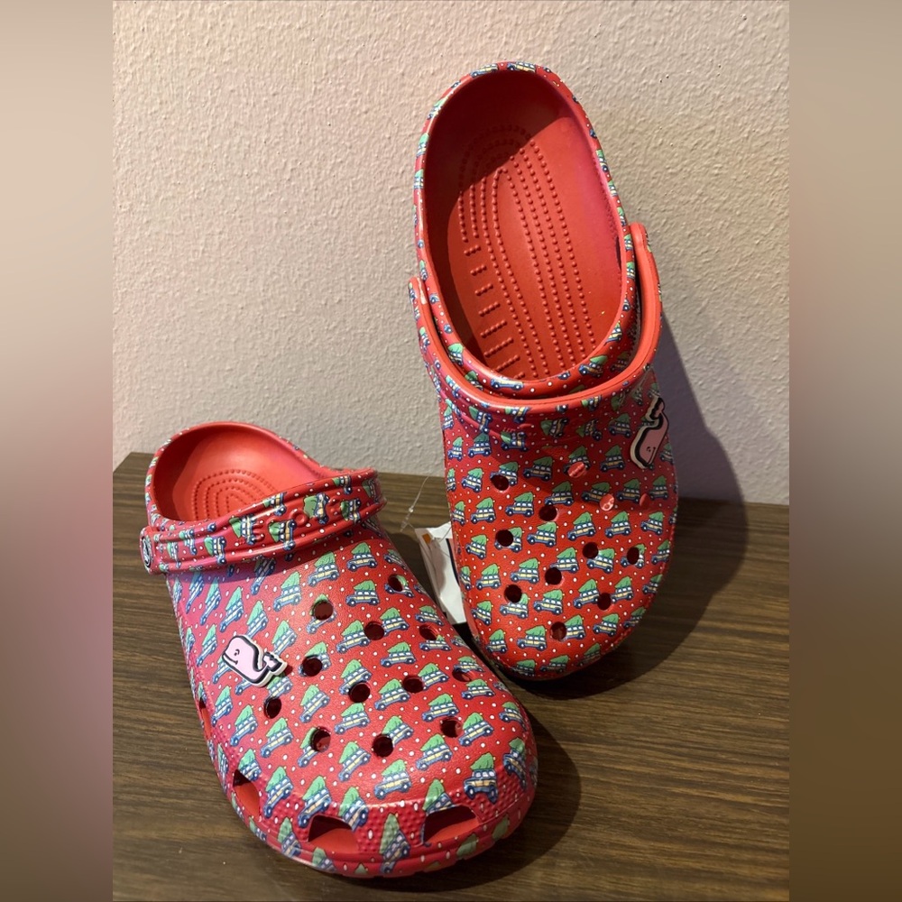 Vineyard Vines Holiday Crocs Classc Clog WHALE Jibbitz Men’s 10 Women’s 12 NEW
